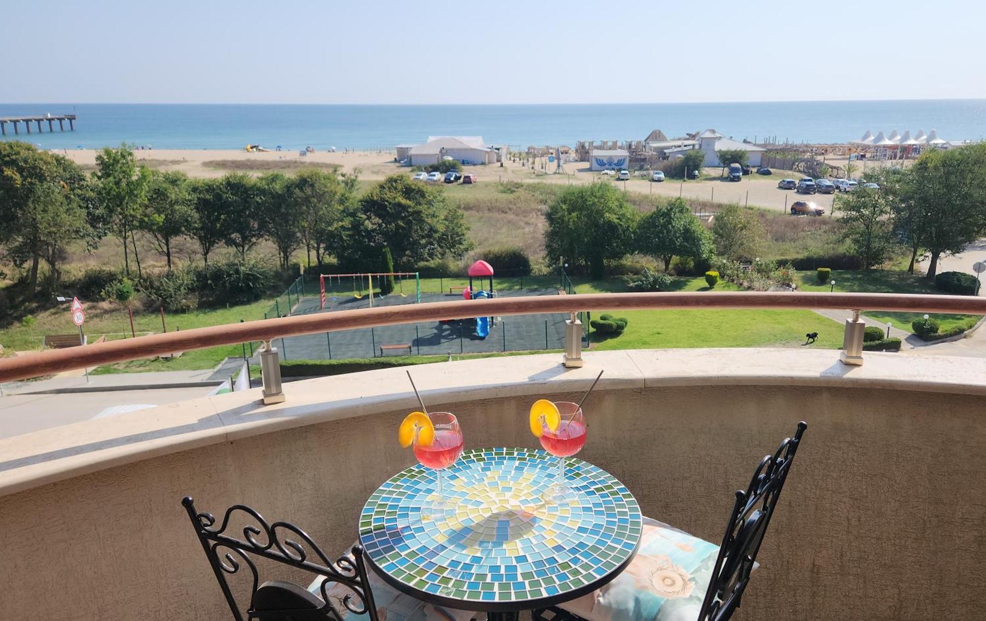 Beach View Apartment Shkorpilovtsi Exterior photo
